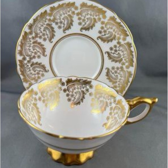 Royal Stafford Bone China Gold Gilt Cup & Saucer - Picture 3 of 3